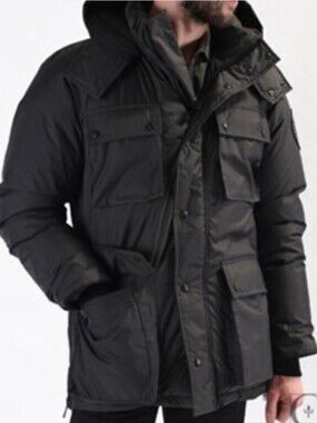 Canada Goose Manitoba 625-Fill Down Zip Front Multi-Pocket Black Jacket Medium